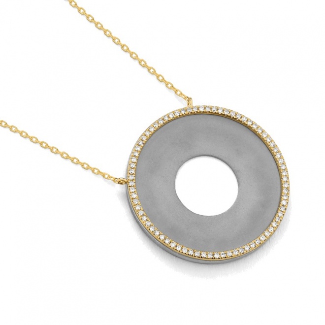 Colgante de oro amarillo de 18 Kt con diamantes de 0,24 ct