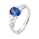 Anillo de oro blanco de 18 Kt con zafiro azul de 1,46 ct y diamantes de 0,50 ct