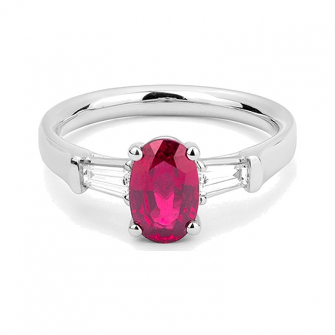 Anillo de oro blanco de 18 Kt con rubí de 1,68 ct y diamantes de 0,35 ct