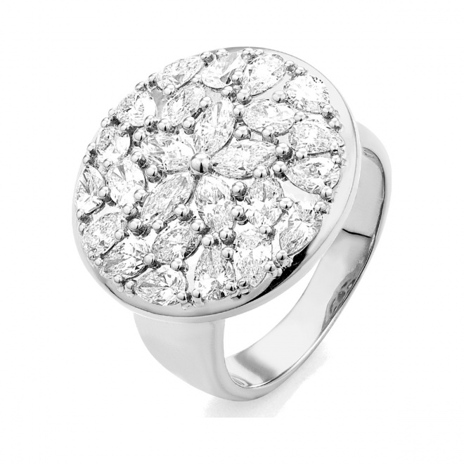 Anillo de oro blanco de 18 Kt con diamantes talla pera de 2,78 ct