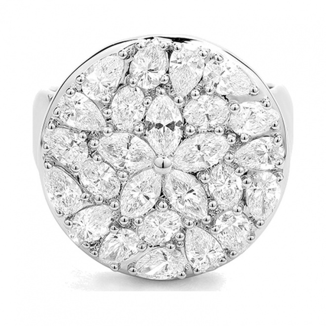 Anillo de oro blanco de 18 Kt con diamantes talla pera de 2,78 ct
