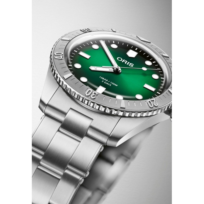 Oris Divers Sixty-Five Calibre 400 ∅38 mm - 10 ATM, Esfera verde, brazalete de acero