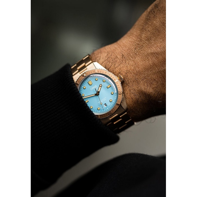 Oris Divers Sixty-Five Cotton Candy ∅38 mm - 10 ATM, Esfera azul, brazalete de bronce