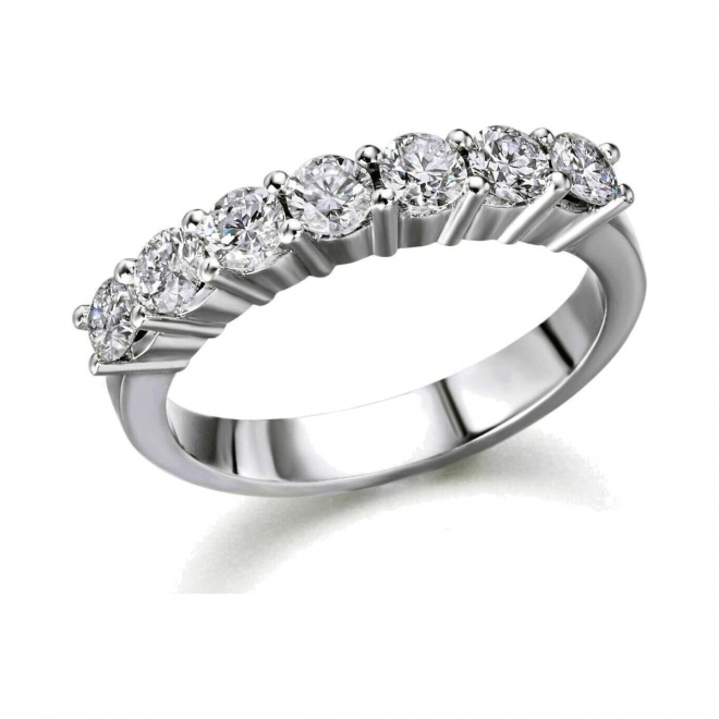 Alianza de oro blanco de 18 Kt con diamantes de 0,91 ct