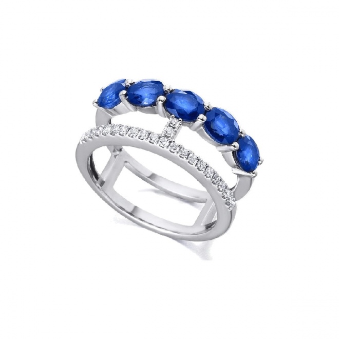 Anillo de oro blanco de 18 Kt con zafiro y diamantes, 0,16 ct