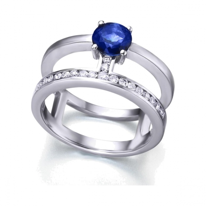 Anillo de oro blanco de 18 Kt con zafiro y diamantes, 0,24 ct
