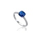 Anillo de oro blanco de 18 Kt con zafiro y diamantes, 0,07 ct