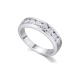 Alianza de oro blanco de 18 Kt con diamantes de 0,84 ct