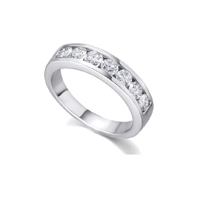 Alianza de oro blanco de 18 Kt con diamantes de 0,84 ct
