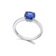 Anillo de oro blanco de 18 Kt con zafiro