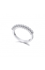 Alianza de oro blanco de 18 Kt con diamantes de 0,53 ct