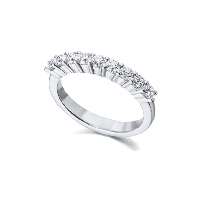 Alianza de oro blanco de 18 Kt con diamantes de 0,66 ct