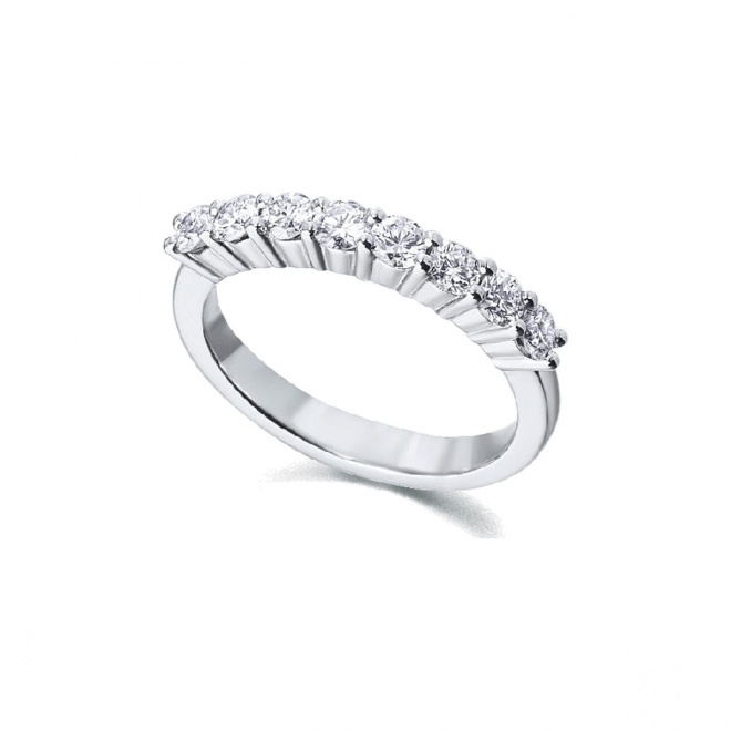Alianza de oro blanco de 18 Kt con diamantes de 0,77 ct