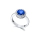 Anillo de oro blanco de 18 Kt con zafiro y orla de diamantes, 0,37 ct