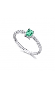 Anillo de oro blanco de 18 Kt con esmeralda y diamantes, 0,13 ct