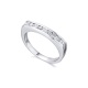 Alianza de oro blanco de 18 Kt con diamantes de 0,44 ct