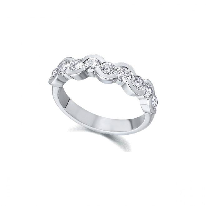 Alianza de oro blanco de 18 Kt con diamantes de 0,98 ct