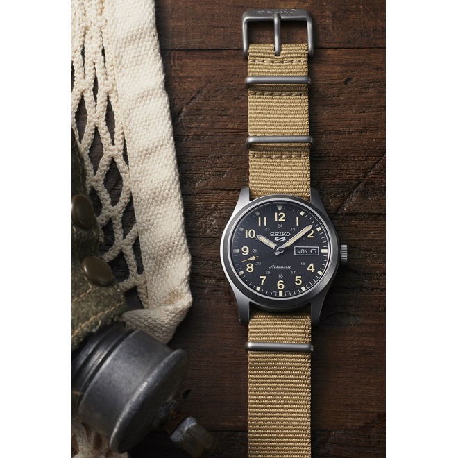 Seiko 5 Sports Field series ∅39,4 mm - 10 ATM, Esfera negra, correa de nailon - SRPG35