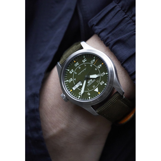 Seiko 5 Sports Field series ∅39,4 mm - 10 ATM, Esfera verde, correa de nailon - SRPH29