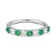 Anillo Media alianza de oro blanco de 18 Kt con esmeralda de 0,58 ct y diamantes de 0,38 ct