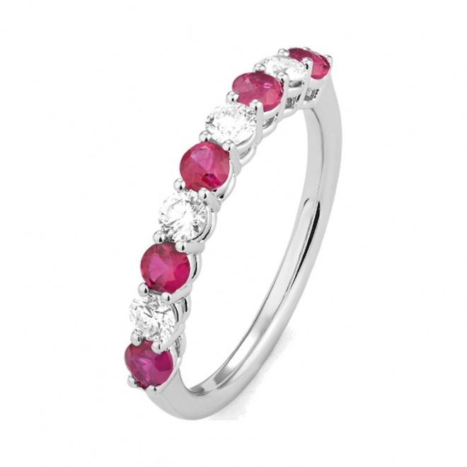 Anillo Media alianza de oro blanco de 18 Kt con rubí de 0,53 ct y diamantes de 0,38 ct