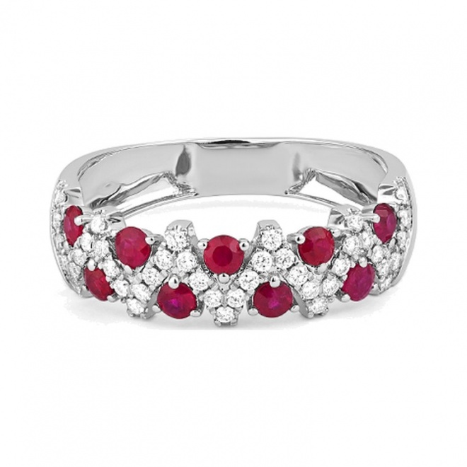 Anillo de oro blanco de 18 Kt con rubí de 0,47 ct y diamantes de 0,25 ct