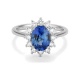 Anillo de oro blanco de 18 Kt con zafiro azul y diamantes