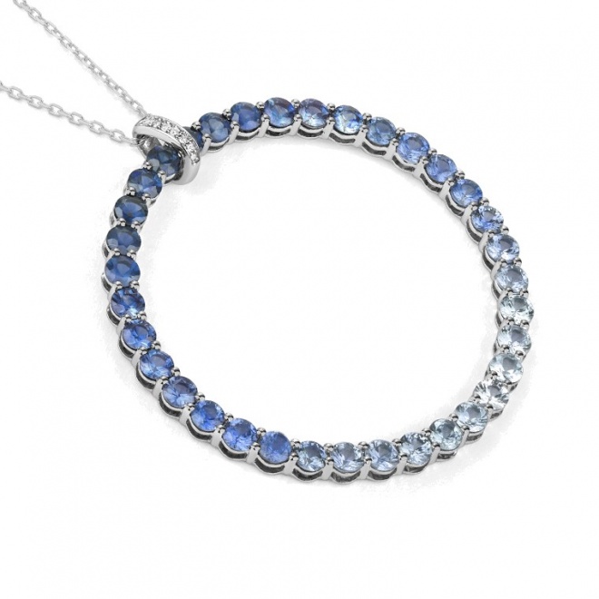 Colgante de oro blanco de 18 Kt con zafiro azul de 4,77 ct y diamantes de 0,02 ct