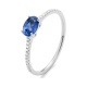 Anillo de oro blanco de 18 Kt con zafiro azul de 0,65 ct y diamantes de 0,09 ct