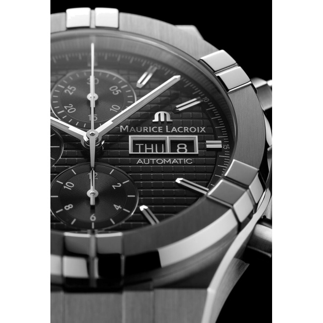 Maurice Lacroix Aikon Automatic Chronograph ∅44 mm - 20 ATM, Esfera negra, brazalete de acero
