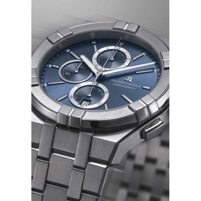 Maurice Lacroix Aikon Quartz Chronograph ∅42 mm - 10 ATM, Esfera azul, brazalete de acero