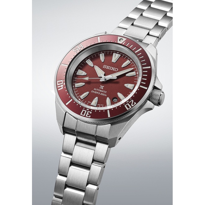 Seiko Prospex Mar Samurai Rojo ∅41,7 mm - 20 ATM, Esfera roja, brazalete de acero