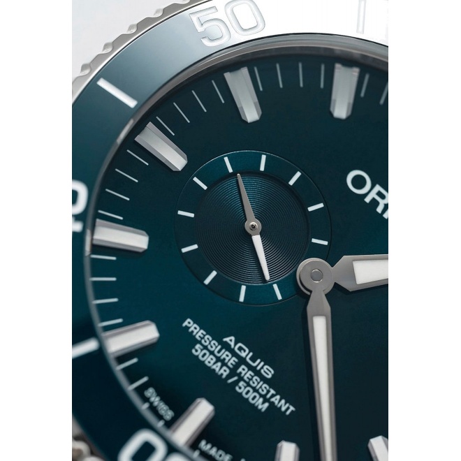 Oris Aquis Small Second Date ∅45,5 mm - 50 ATM, Esfera azul, brazalete de acero