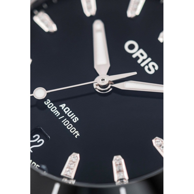 Oris Aquis Date Diamonds ∅36,5 mm - 30 ATM, Esfera negra, brazalete de acero