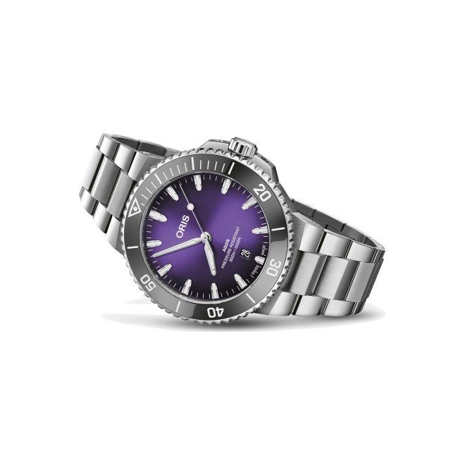 Oris Aquis Date Taste of Summer ∅43,5 mm - 30 ATM, Esfera morada, brazalete de acero