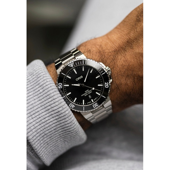 Oris Aquis Date ∅43,5 mm - 30 ATM, Esfera negra, brazalete de acero