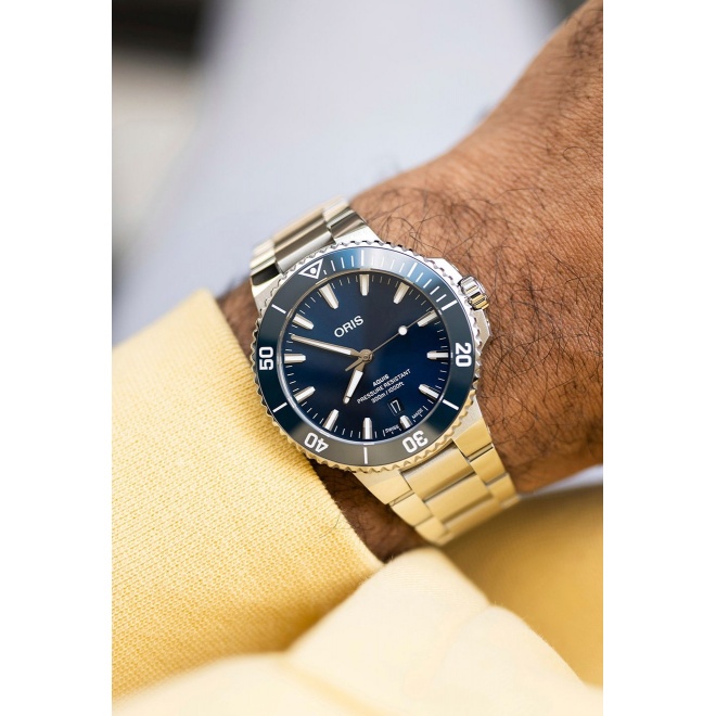 Oris Aquis Date ∅41,5 mm - 30 ATM, Esfera azul, brazalete de acero