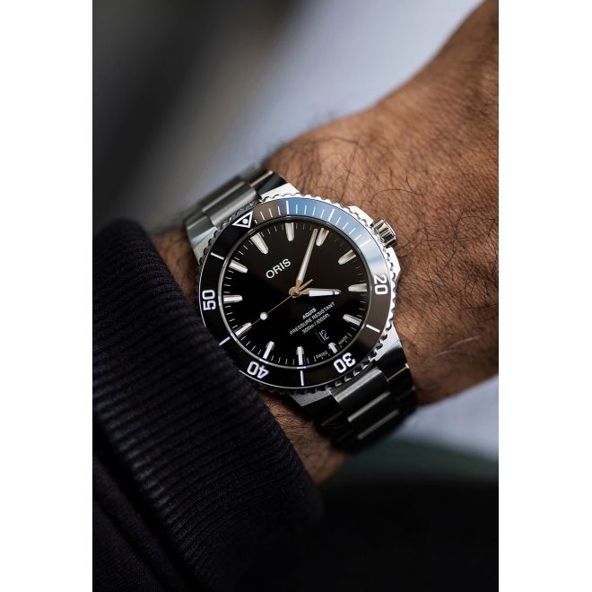 Oris Aquis Date ∅41,5 mm - 30 ATM, Esfera negra, brazalete de acero