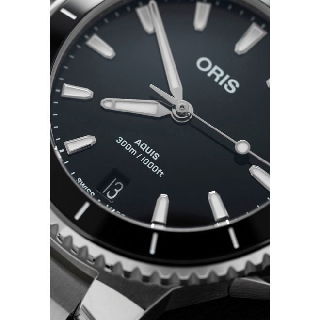 Oris Aquis Date ∅36,5 mm - 30 ATM, Esfera negra, brazalete de acero