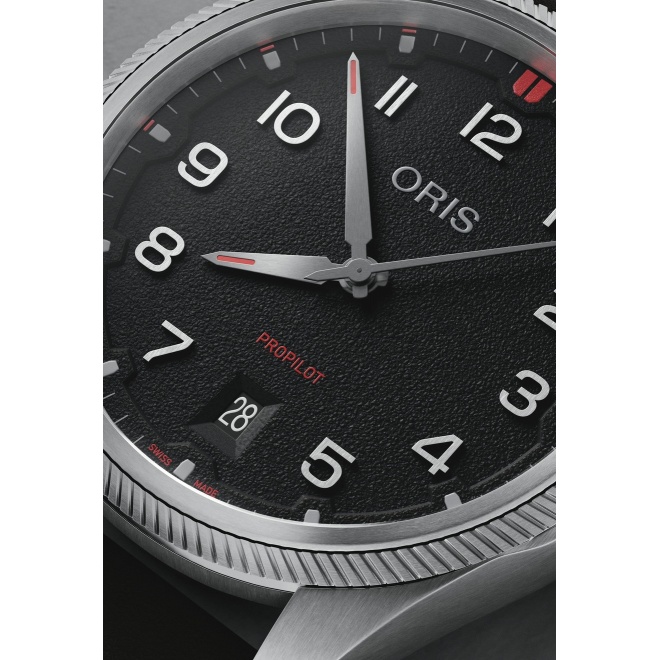 Oris Propilot Date ∅41 mm - 10 ATM, Esfera negra, correa de piel