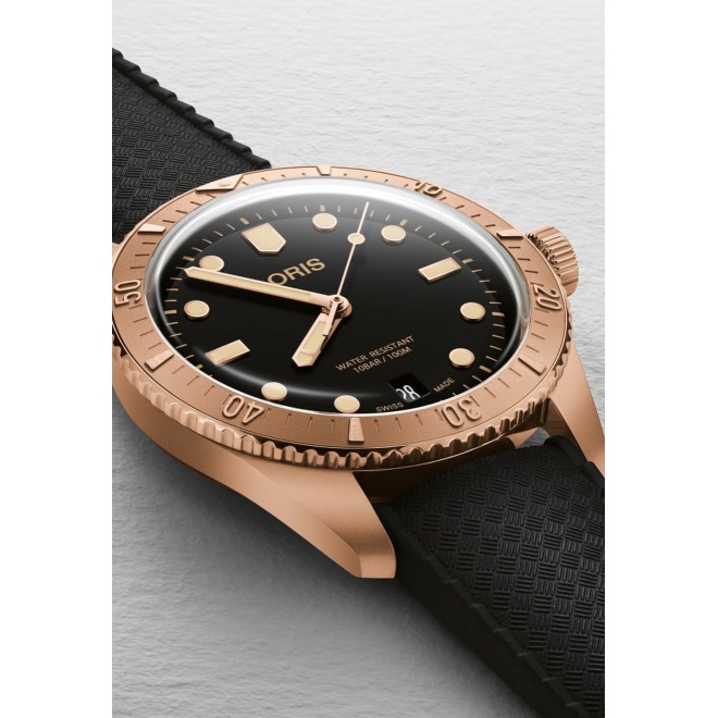 Oris Divers Sixty‑Five Date ∅38 mm - 10 ATM, Esfera negra, correa de caucho negra