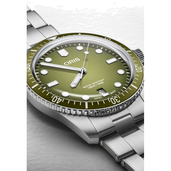 Oris Divers Sixty‑Five Date ∅40 mm - 10 ATM, Esfera verde, brazalete de acero