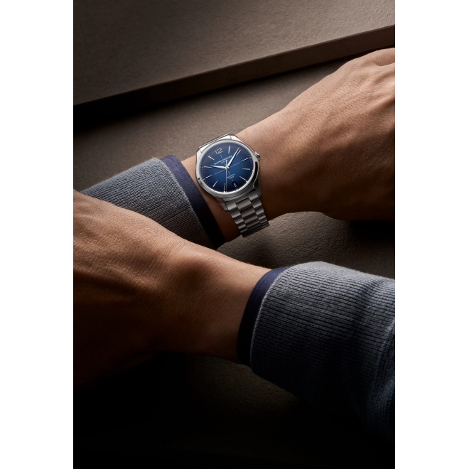 Baume & Mercier Clifton 10792 Automático ∅39 mm - 5 ATM, Esfera azul, brazalete de acero