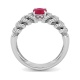 Anillo de oro blanco de 18 Kt con rubí y diamantes