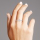 Anillo solitario de compromiso de oro blanco 18K con diamante central en chatón | Selecciona el diamante que desees