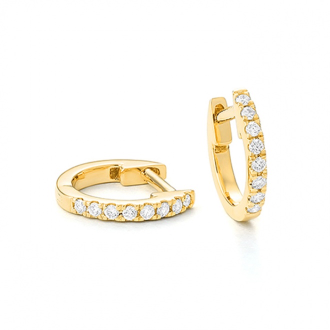 Pendientes de aro de oro amarillo de 18K con diamantes blancos en talla brillante de 0,10 cts. Ø 10.1 mm x 1.5 mm