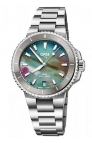 Oris Aquis Date Upcycle 300 M - ∅36,50 mm, Esfera multicolor, brazalete de acero