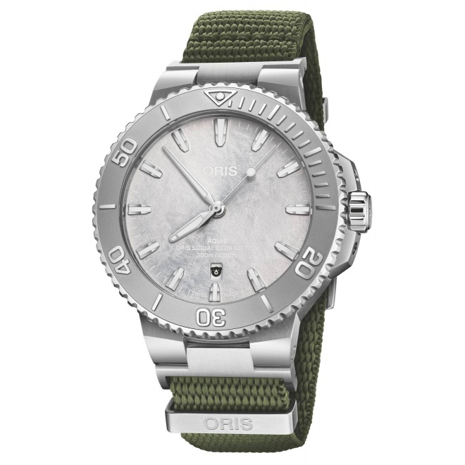 Oris Aquis Social Club Edition II ∅43,50 mm - 30 BAR , Esfera gris, nato verde