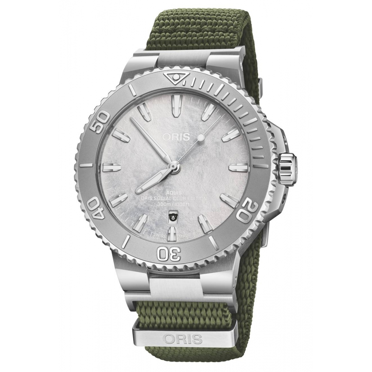 Oris Aquis Social Club Edition II ∅43,50 mm - 30 BAR , Esfera gris, nato verde