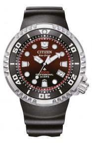 Citizen Diver’s Eco Drive ∅46 mm - 30 ATM, Esfera roja, correa de poliuretano biomass benebiol